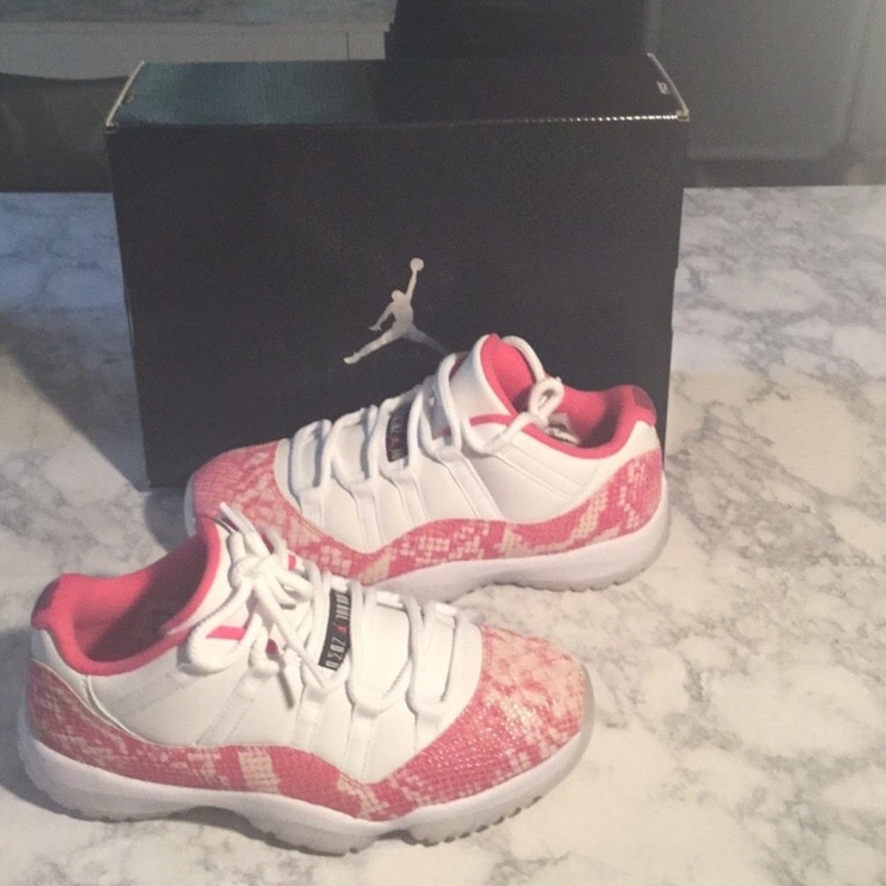 Jordan 11 low pink snakeskin